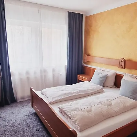 Doppelbett - Gaestezimmer - 11min Von Giessen 8,4km In Fernwald-steinbach Aparthotel 3*