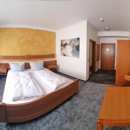 Doppelbett - Gaestezimmer - 11min Von Giessen 8,4km In Fernwald-steinbach Fernwald