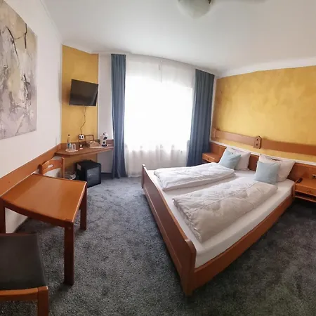 Doppelbett - Gaestezimmer - 11min Von Giessen 8,4km In Fernwald-steinbach Aparthotel