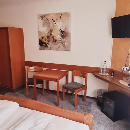 Aparthotel Doppelbett - Gaestezimmer - 11min Von Giessen 8,4km In Fernwald-steinbach