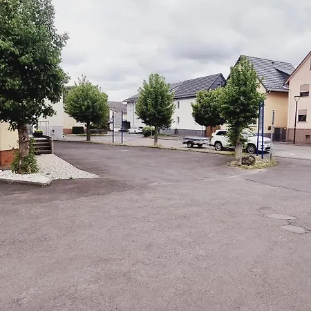 Doppelbett - Gaestezimmer - 11min Von Giessen 8,4km In Fernwald-steinbach 3*