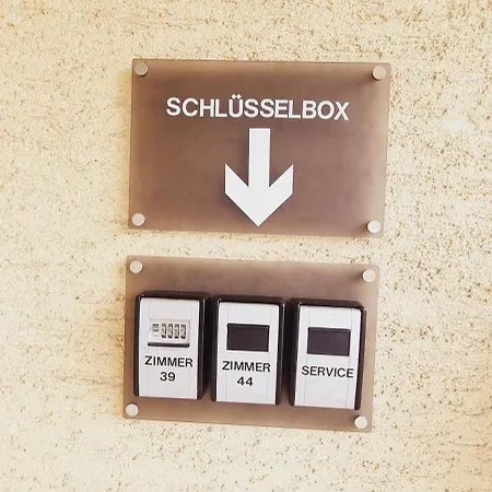 Doppelbett - Gaestezimmer - 11min Von Giessen 8,4km In Fernwald-steinbach Aparthotel 3*