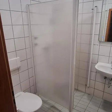 Doppelbett - Gaestezimmer - 11min Von Giessen 8,4km In Fernwald-steinbach Aparthotel 3*