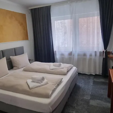 Doppelbett - Gaestezimmer - 11min Von Giessen 8,4km In Fernwald-steinbach 3* Fernwald