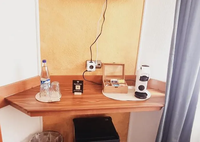 Aparthotel Doppelbett - Gästezimmer - 11min Von Gießen 8,4km In Fernwald-steinbach Fernwald