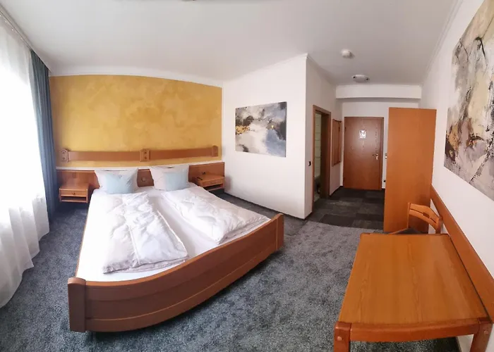 Doppelbett - Gästezimmer - 11min Von Gießen 8,4km In Fernwald-steinbach Fernwald