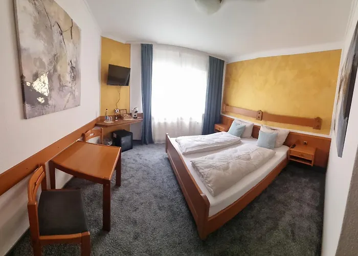 Doppelbett - Gästezimmer - 11min Von Gießen 8,4km In Fernwald-steinbach Aparthotel