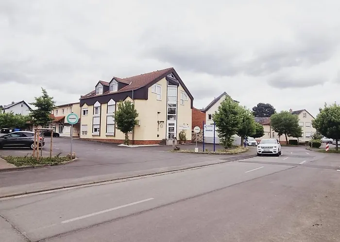 Aparthotel Doppelbett - Gästezimmer - 11min Von Gießen 8,4km In Fernwald-steinbach Fernwald