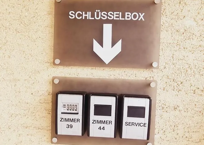 Doppelbett - Gästezimmer - 11min Von Gießen 8,4km In Fernwald-steinbach Aparthotel 3*