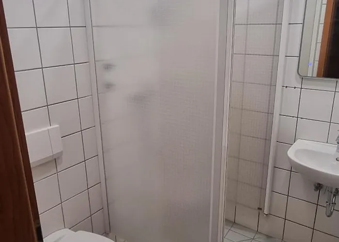 Doppelbett - Gästezimmer - 11min Von Gießen 8,4km In Fernwald-steinbach Aparthotel 3*