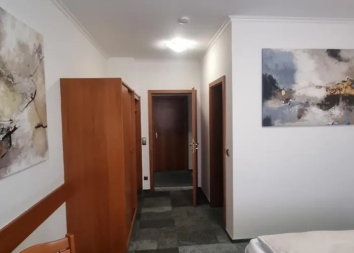 Doppelbett - Gästezimmer - 11min Von Gießen 8,4km In Fernwald-steinbach 3* Fernwald