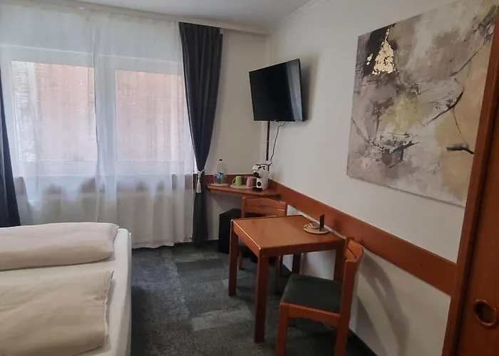 Aparthotel Doppelbett - Gästezimmer - 11min Von Gießen 8,4km In Fernwald-steinbach Fernwald