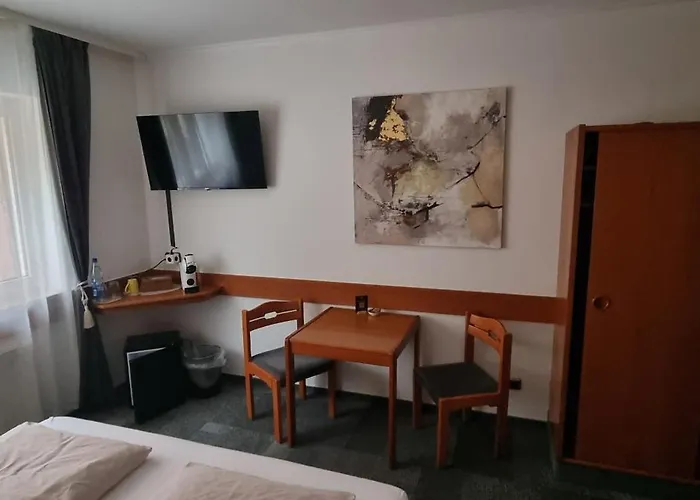 Doppelbett - Gästezimmer - 11min Von Gießen 8,4km In Fernwald-steinbach Aparthotel Fernwald